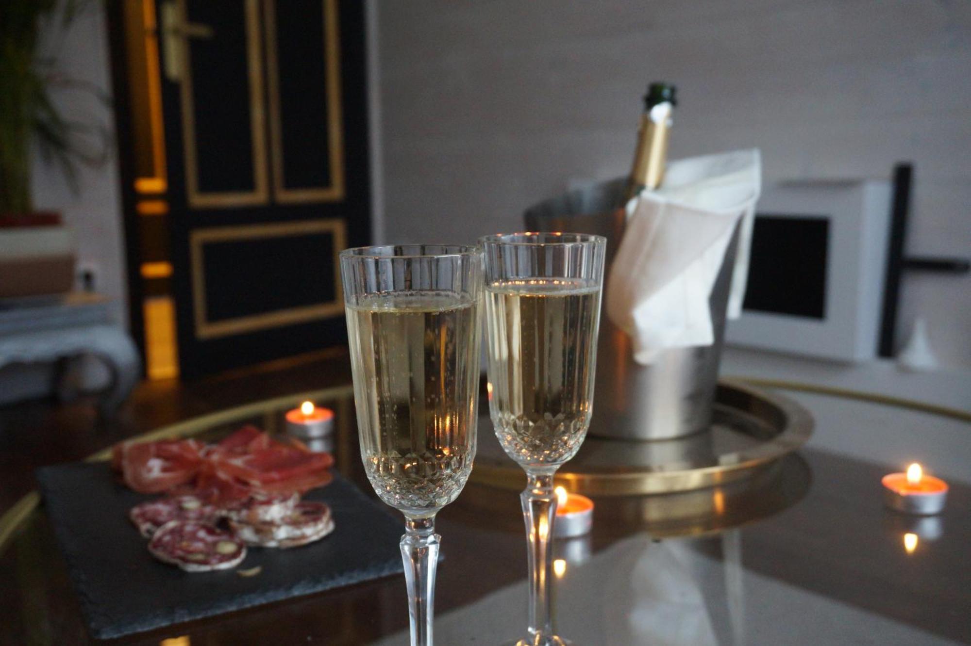 L'Experience Appartement & Spa Prive Шамбери Екстериор снимка